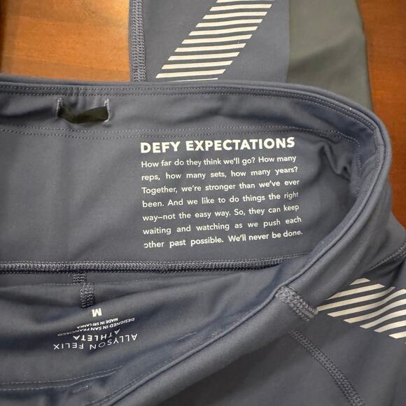 Allyson Felix X Athleta Legend 7/8 Leggings Medieval Violet Medium - Picture 4 of 4